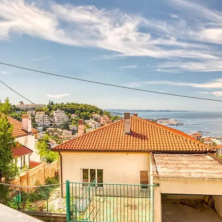 Διαμέρισμα Uptown Cosy Flat With Sea View *